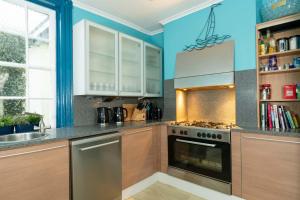 Darling By The Sea - by Brighton Holiday Lets