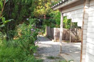 Chalet charmant à Poussan avec jardin privé et barbecue