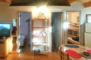 Chalets Chalet charmant a Poussan avec jardin prive et barbecue : photos des chambres