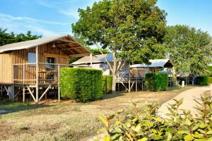 Campings Domaine Residentiel de Plein Air Les Ilates : photos des chambres