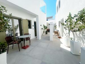 Naousa Paros Suite B with private jacuzzi