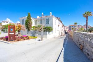 Appartements A8 - 2 BDR Duplex Remparts Heart of Old Antibes : photos des chambres