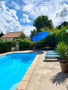 Aux Agapanthes, Chambres dHôtes charentaises de charme avec piscine