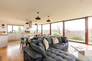 Stunning 5 Bedroom Home with Garden & Panoramic Views! - Cold Ashton