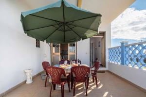 Sunny Haven Villa In Torre Lapillo