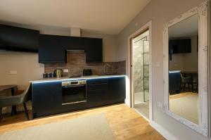 The Willow - Studio 25