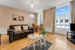Gorgeous, Cozy 2BR Royal Mile-Old Town