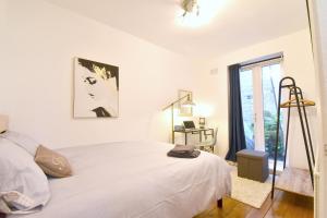 Character 2-bed flat in Angel