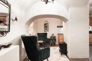 AirHome - Royal Family