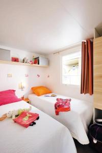 Campings Domaine Residentiel de Plein Air Les Ilates : photos des chambres