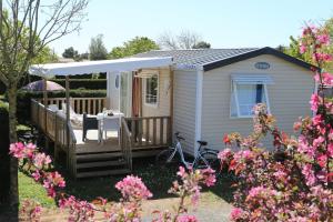 Campings Domaine Residentiel de Plein Air Les Ilates : photos des chambres
