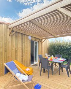 Campings Domaine Residentiel de Plein Air Les Ilates : photos des chambres