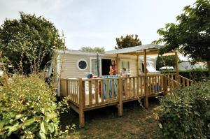 Campings Domaine Residentiel de Plein Air Les Ilates : photos des chambres