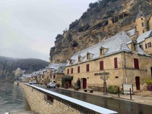 Maisons de vacances Grande maison avec piscine sous les falaises de La Roque Gageac : photos des chambres