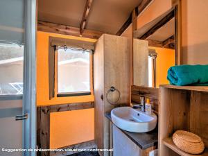 Campings Domaine Residentiel de Plein Air Les Ilates : photos des chambres