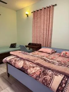 Mishra's Bungalow - Phāphāmau