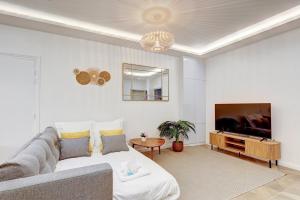 Martine Suite, Place de la République