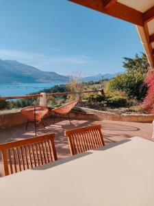 Maisons de vacances La Maison du Plongeoir 14 pers grande terrasse vue lac de Serre Poncon : photos des chambres