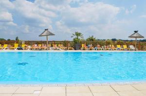 Campings Camping - Parc aquatique - ccagehb : photos des chambres