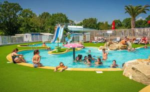 Campings Camping - Parc aquatique - ccafh0f : photos des chambres