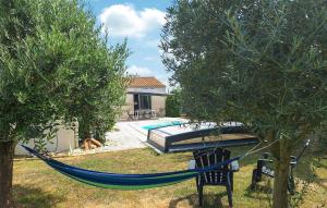 Awesome Home In Sainte-Gemme-La-Plaine