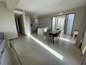 Superbe appartement haut de gamme avec piscine Roof top vue mer