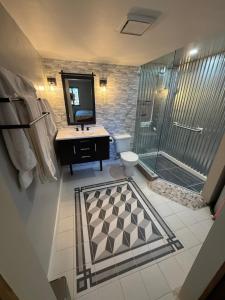 Unique 2 Bed, 2 Bath with In & Out Night Skiing