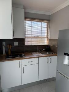 Spacious stay-in bachelor apartment