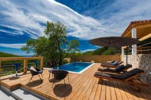 Calming Area Villa with Infinity Pool