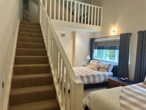 Austral Place 88 via Merri River