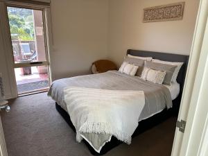 Austral Place 88 via Merri River