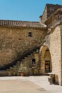 Gite dans un Mas Provençal avec Jacuzzi - Beaumettes