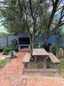 Spacious stay-in bachelor apartment