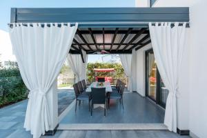 Villa Essenza Vita in Vodice only 650 meters from the beach