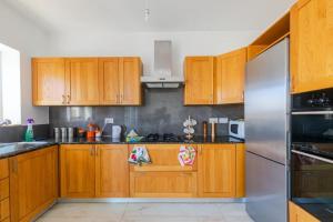 New Spacious Apartment 3Bdr 2 Bth Bugibba