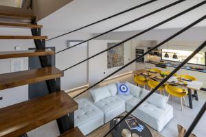 Atheras - Lassu Retreat