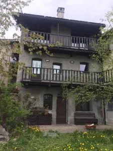 Incantevole Grangia Centro Paese - 艾吉耶