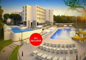 Family Hotel Adria - All inclusive - 穆泰尔岛
