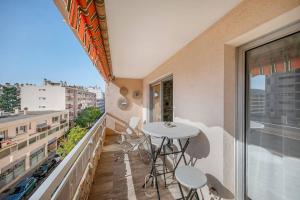 Hyères Centre-Les Floralies T3ClimGaragebalcon by HC