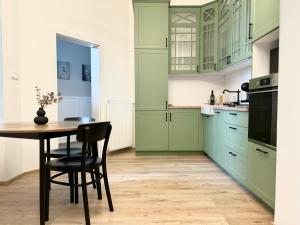 Tost Palace - centrum apartment with private parking