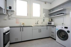 63PAR1016- Sunny apartment in Paralel