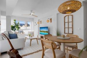 Lux Stay First Line to the Beach