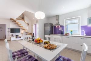 Charming Villa with Pool