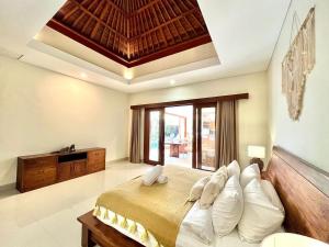 2BR Canggu Tropical Escape Villa 5Mins to Finns