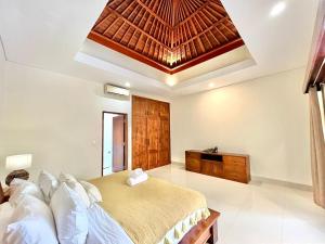 2BR Canggu Tropical Escape Villa 5Mins to Finns
