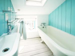 6 Town Steps by The Suffolk Cottage Collection