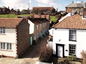 6 Town Steps by The Suffolk Cottage Collection