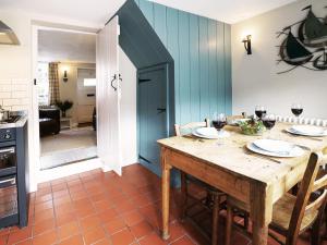 6 Town Steps by The Suffolk Cottage Collection