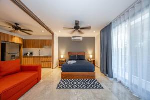 Lux Studio with Rooftop Pool Gym Private Balcony