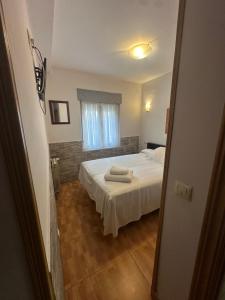Single Room with Private Bathroom room in Pensión Serafín